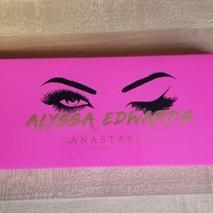 Brand New Unused ABH Alyssa Edwards palette